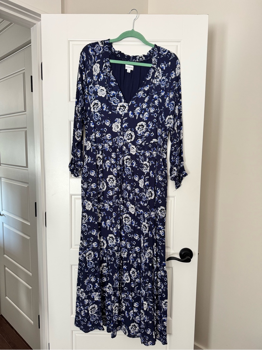 Evereve Navy and White Floral Long-Sleeve Maxi Dress